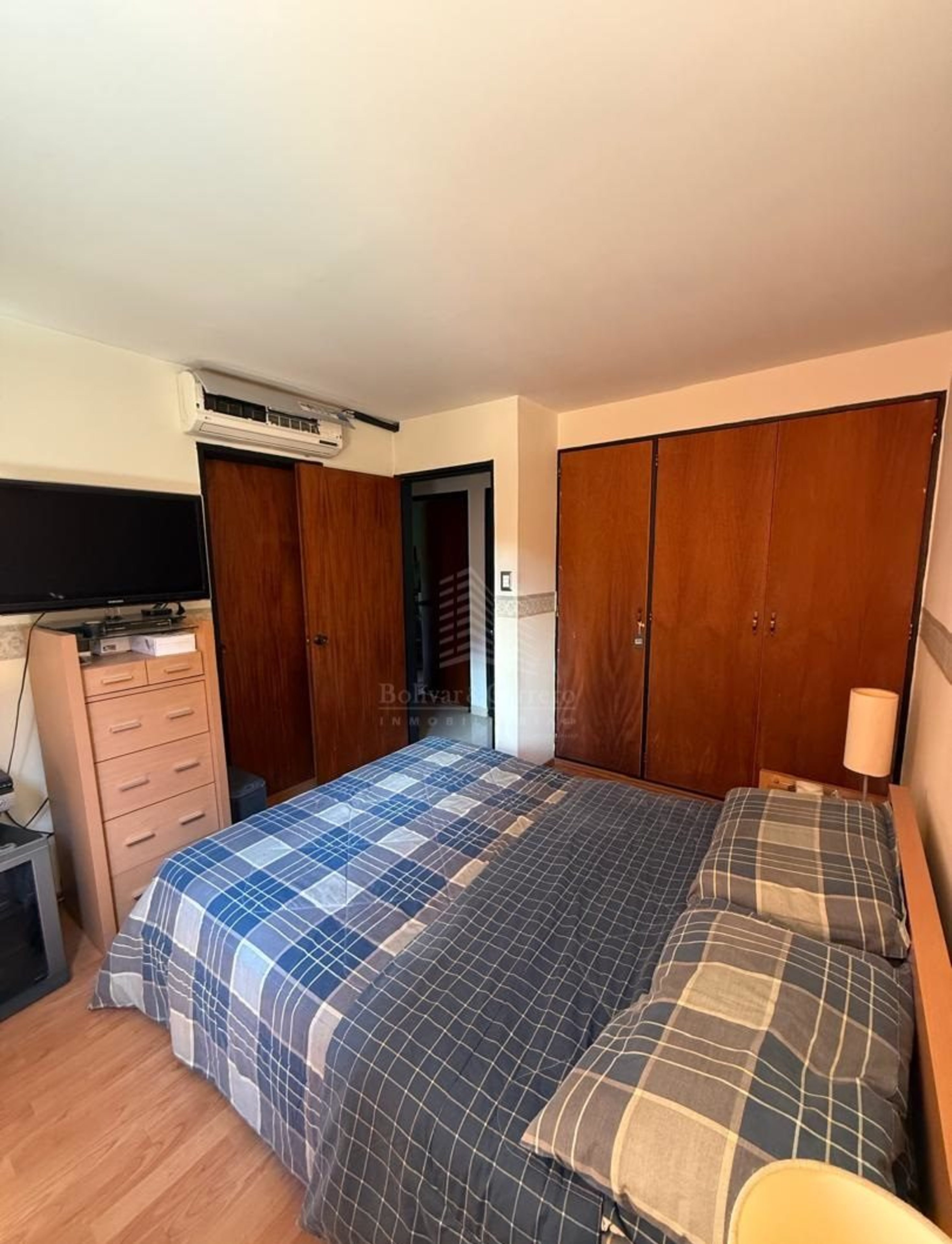 Apartamento en Resd. El Rodeo, Av. Las Américas, Mérida .Venezuela. M6-40 · $ 85.000 · Thays León | Asesora Inmobiliaria 6