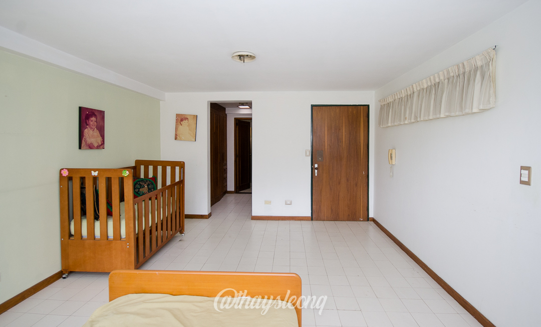 Casa de 4 niveles , con vista al Ávila en Urb. Miranda, Caracas. (Tanque de agua 15mil Ltrs.) · $ 275.000 · Thays León | Asesora Inmobiliaria 17
