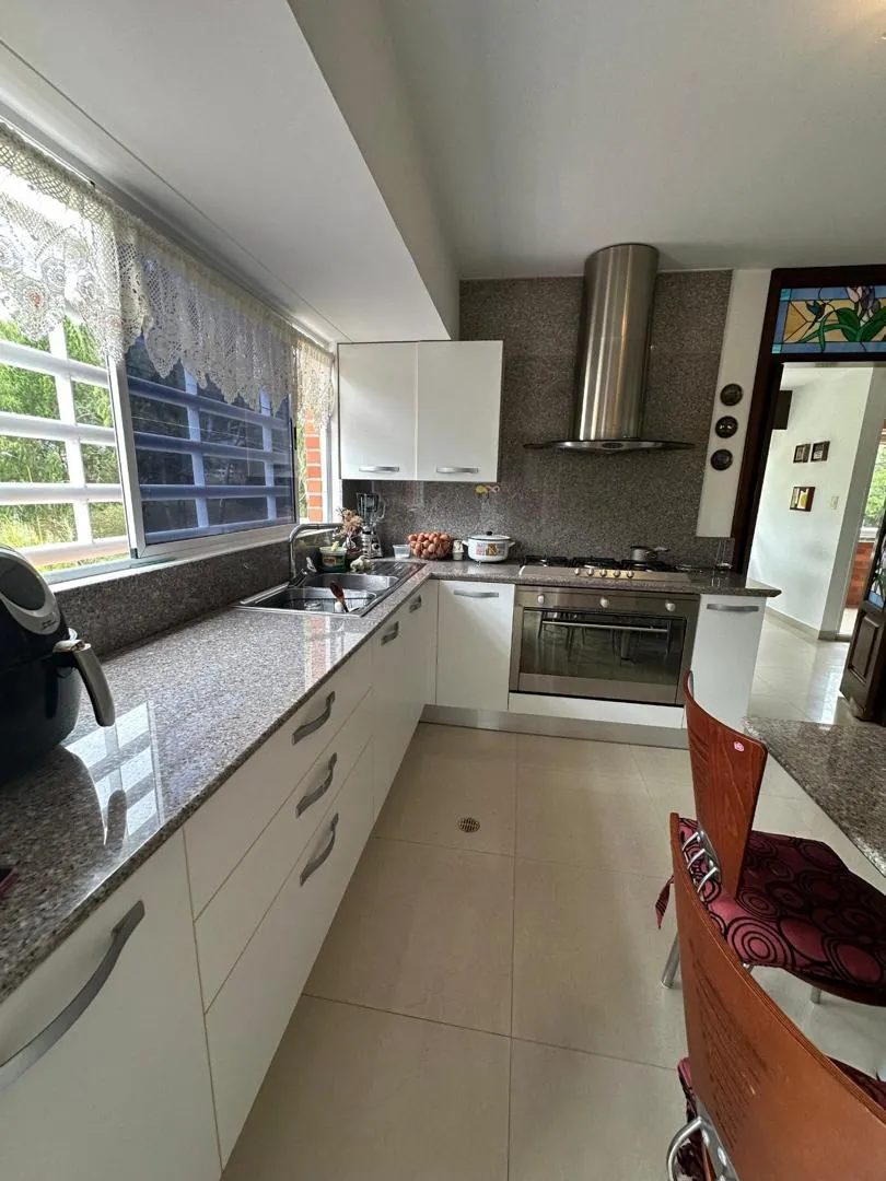 Apartamento en Residencias Vista Real . Av. Las Américas. Mérida, Venezuela. · $ 200.000 · Thays León  | Asesora Inmobiliaria 4