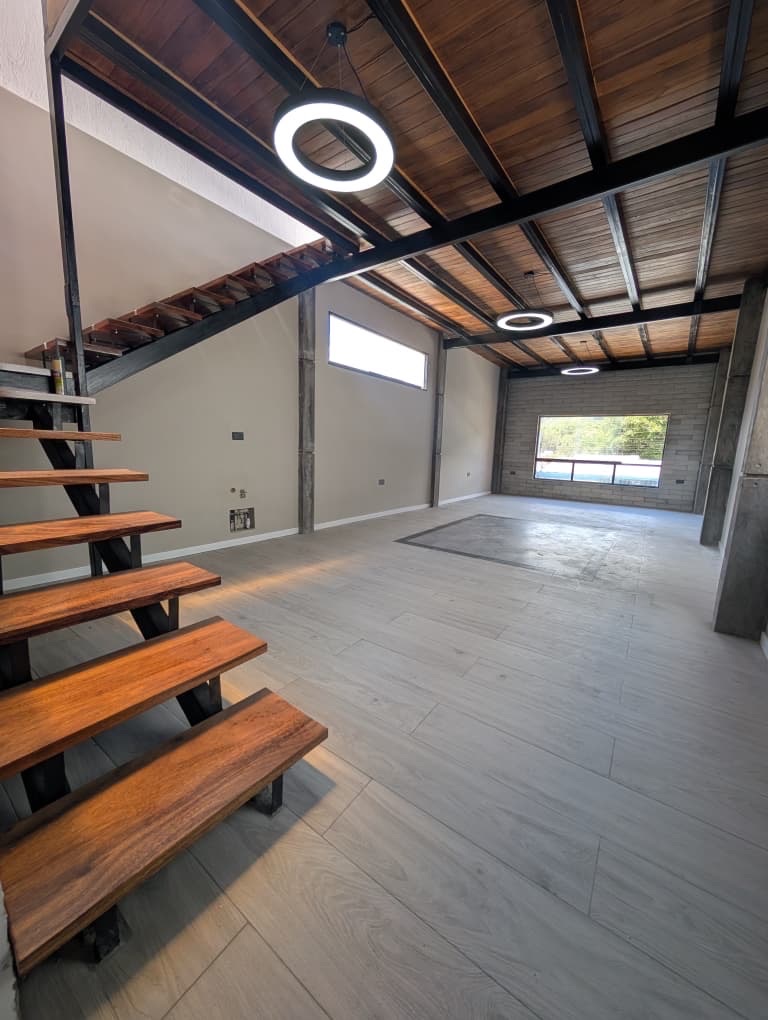 Local Comercial a estrenar en el centro de Mérida.Av. 2 en Mérida, Venezuela - $ 95.000 1