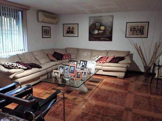 Casa en Venta en Colina de Los Ruices con vista al Ávila, Caracas, (Os), · $ 310.000 · Thays León  | Asesora Inmobiliaria 5