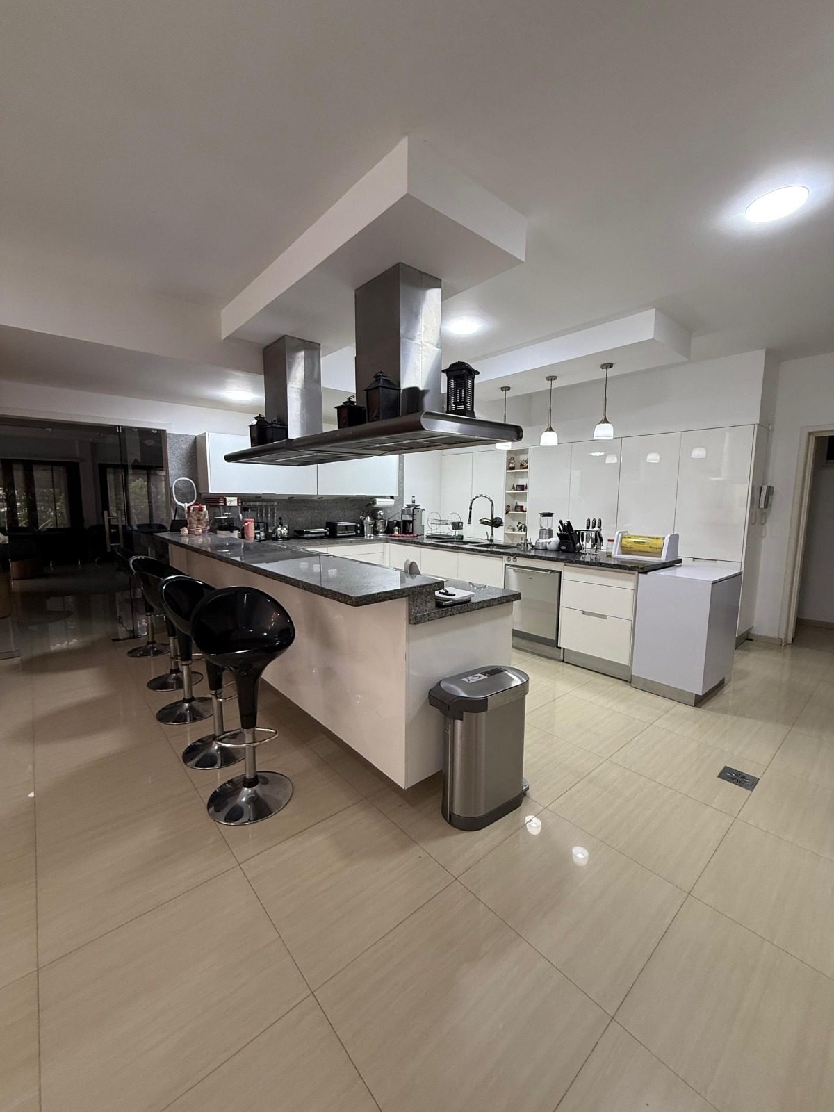 Exclusiva Casa Quinta de Lujo con Cine, Piscina y Gimnasio en Alto Chama, Mérida. Venezuela. M-101 · $ 680.000 · Thays León | Asesora Inmobiliaria 17