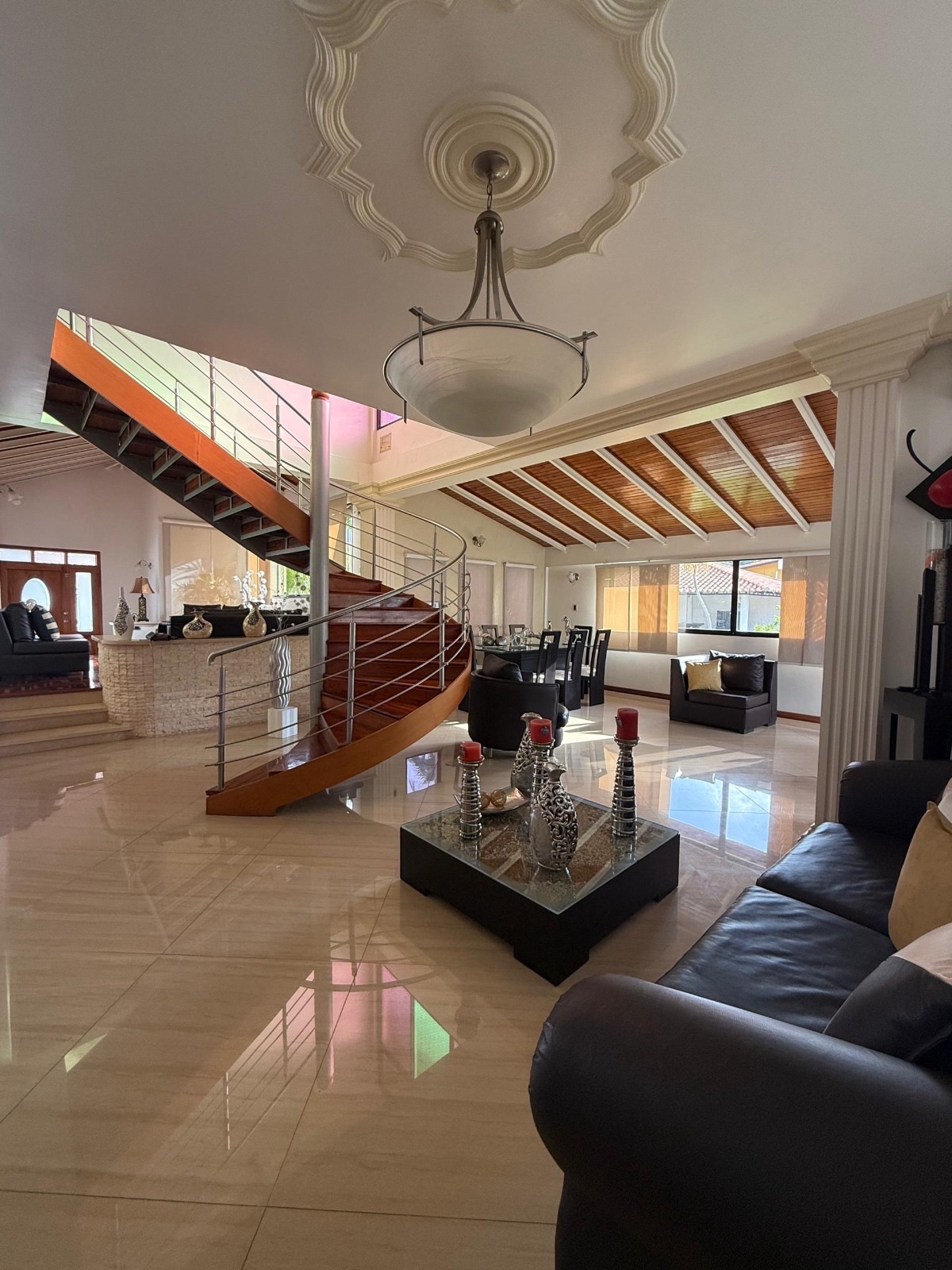 Quinta en Venta Urbanización Zumba .Mérida Vzla. | Thays León en Mérida, Venezuela - $ 350.000 11