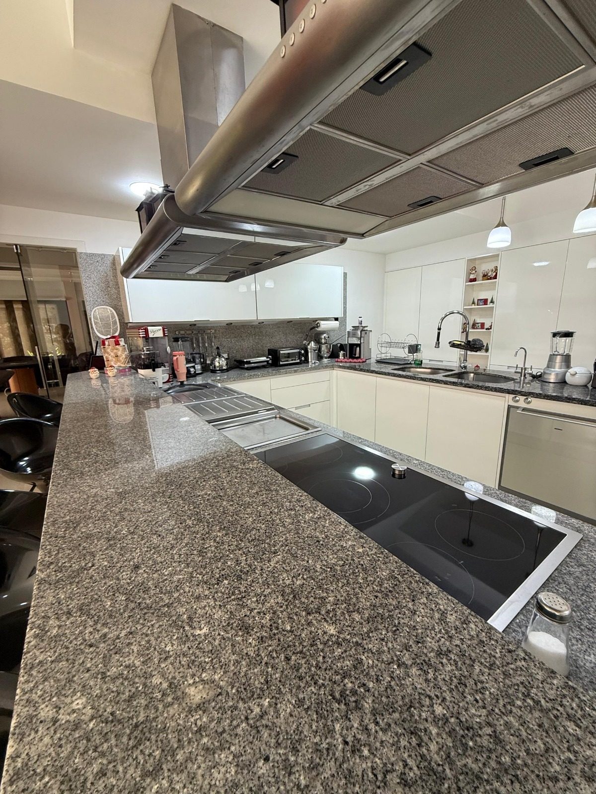 Exclusiva Casa Quinta de Lujo con Cine, Piscina y Gimnasio en Alto Chama, Mérida. Venezuela. M-101 · $ 680.000 · Thays León | Asesora Inmobiliaria 12