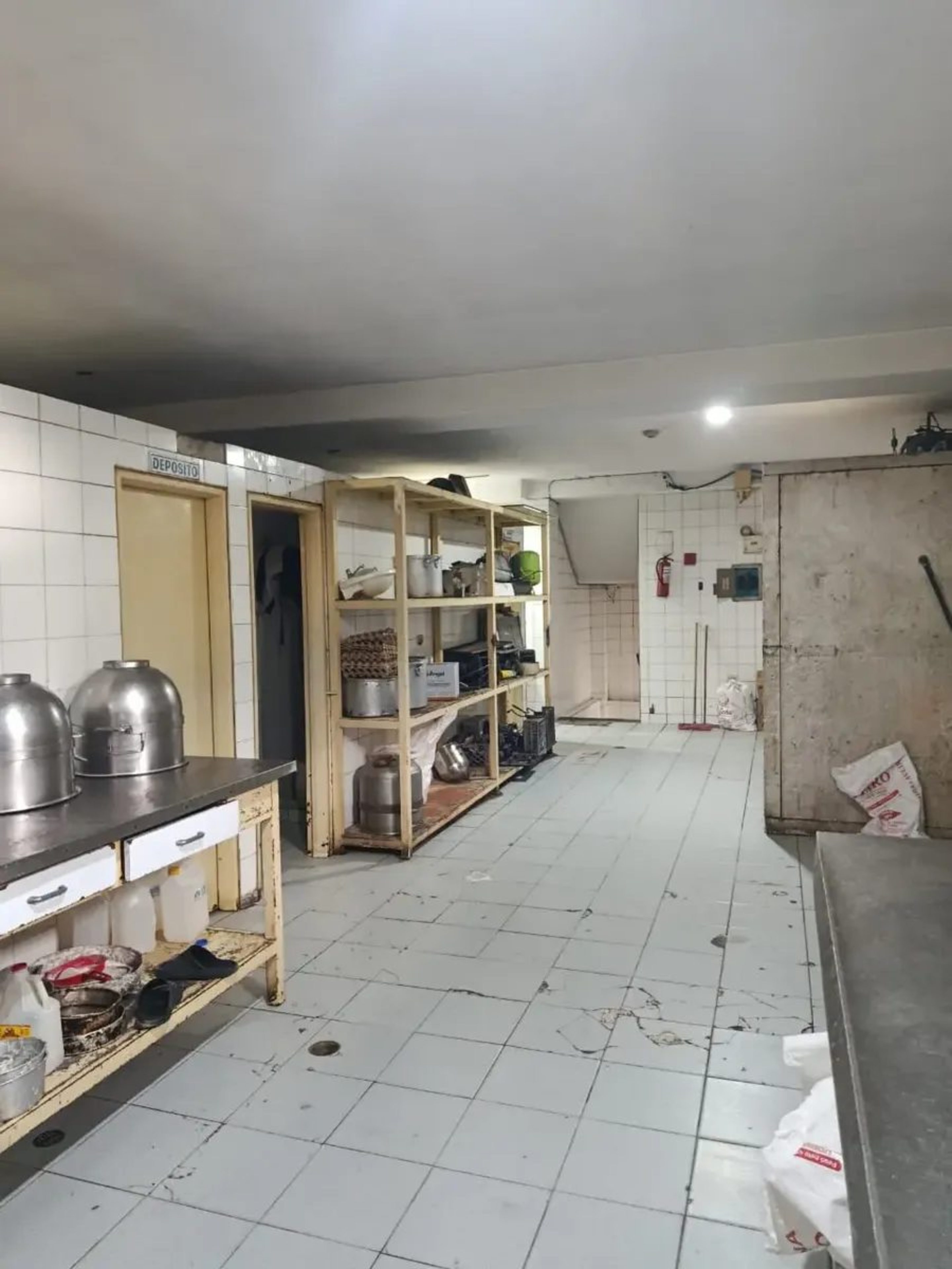 Edificio Comercial e Industrial con Fondo de Comercio Activo (PANADERÍA), Av. Baralt.  Caracas.   (Iv) · $ 700.000 · Thays León  | Asesora Inmobiliaria 10