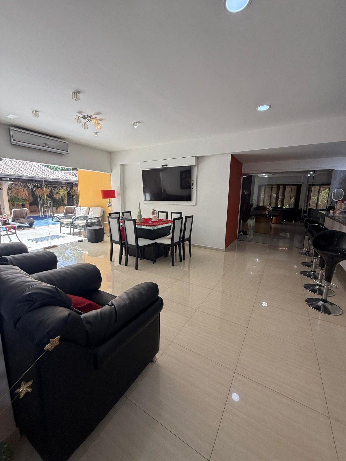 Exclusiva Casa Quinta de Lujo con Cine, Piscina y Gimnasio en Alto Chama, Mérida. Venezuela. M-101 · $ 680.000 · Thays León | Asesora Inmobiliaria 23