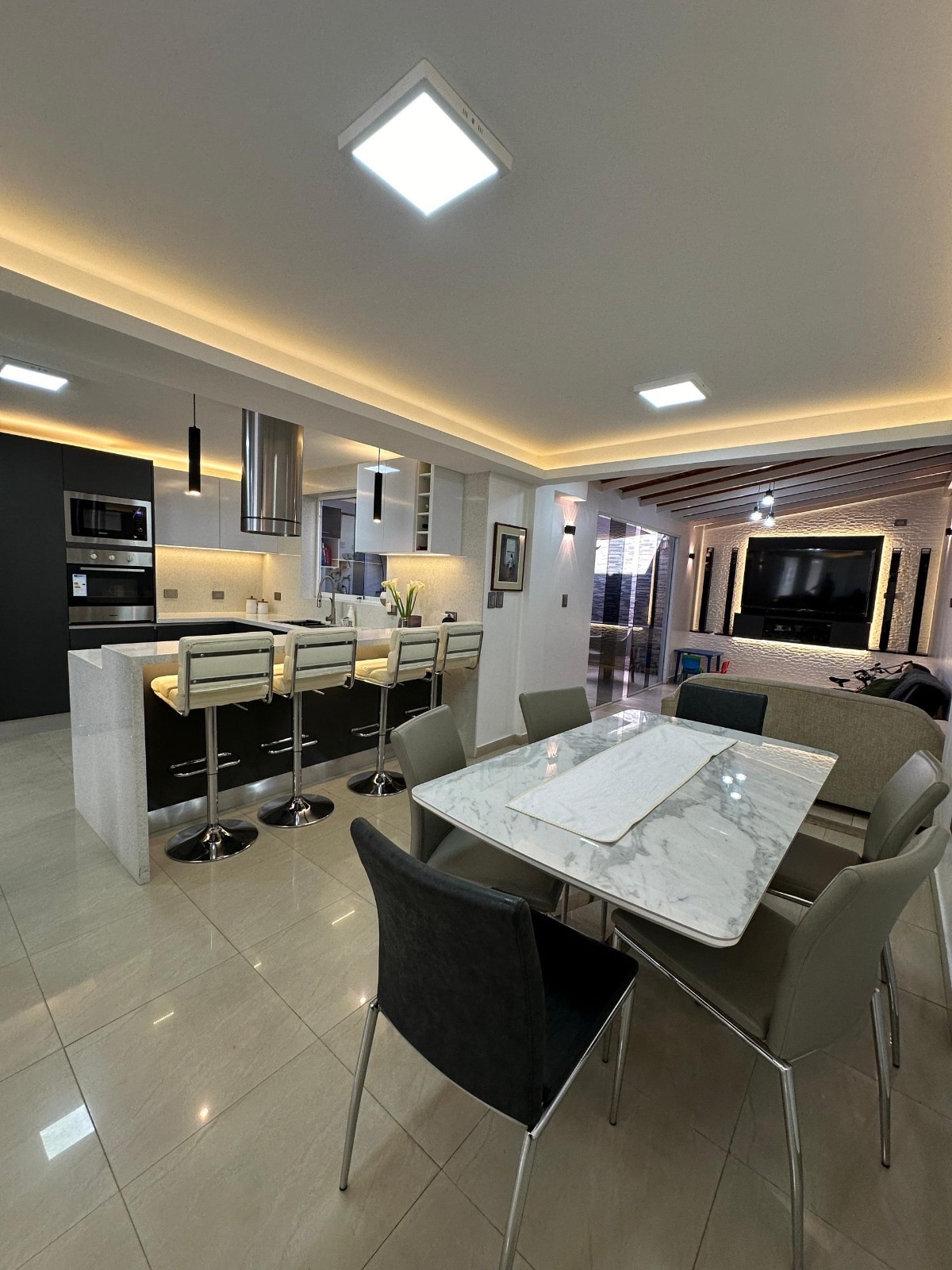 Casa en Venta, Res Villas El Bosque, Av Los Próceres, Mérida. · $ 150.000 · Thays León | Asesora Inmobiliaria 1