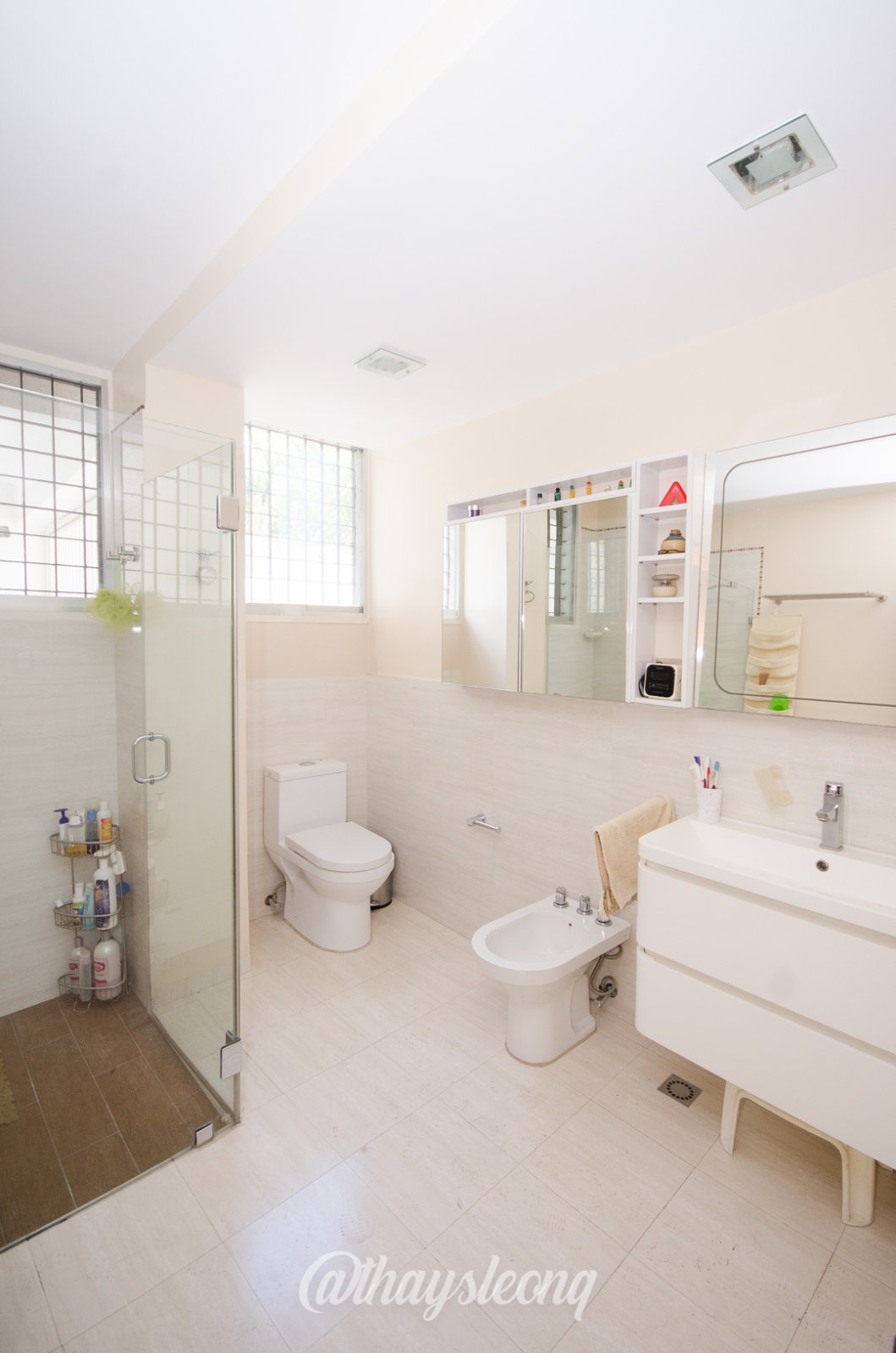 Casa de 4 niveles , con vista al Ávila en Urb. Miranda, Caracas. (Tanque de agua 15mil Ltrs.) · $ 275.000 · Thays León | Asesora Inmobiliaria 32