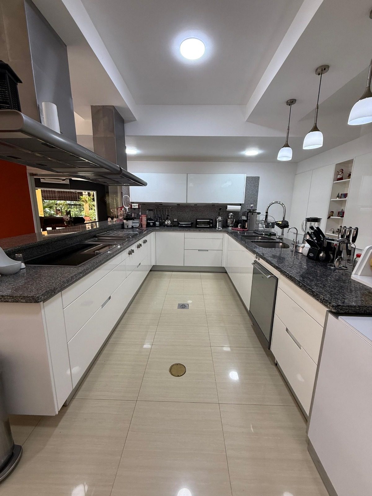 Exclusiva Casa Quinta de Lujo con Cine, Piscina y Gimnasio en Alto Chama, Mérida. Venezuela. M-101 · $ 680.000 · Thays León | Asesora Inmobiliaria 14