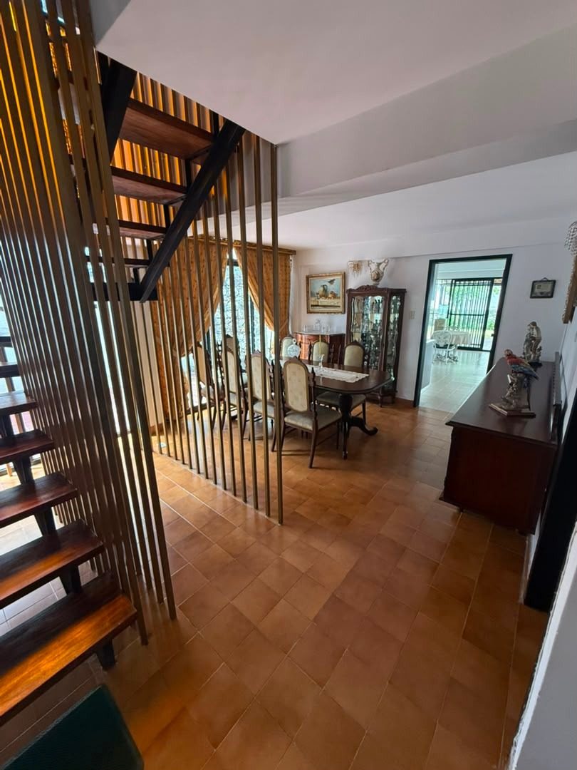 Exclusiva Quinta en Venta | Urb. Las Tapias, Mérida. Vzla. M-80 · $ 165.000 · Thays León | Asesora Inmobiliaria 8