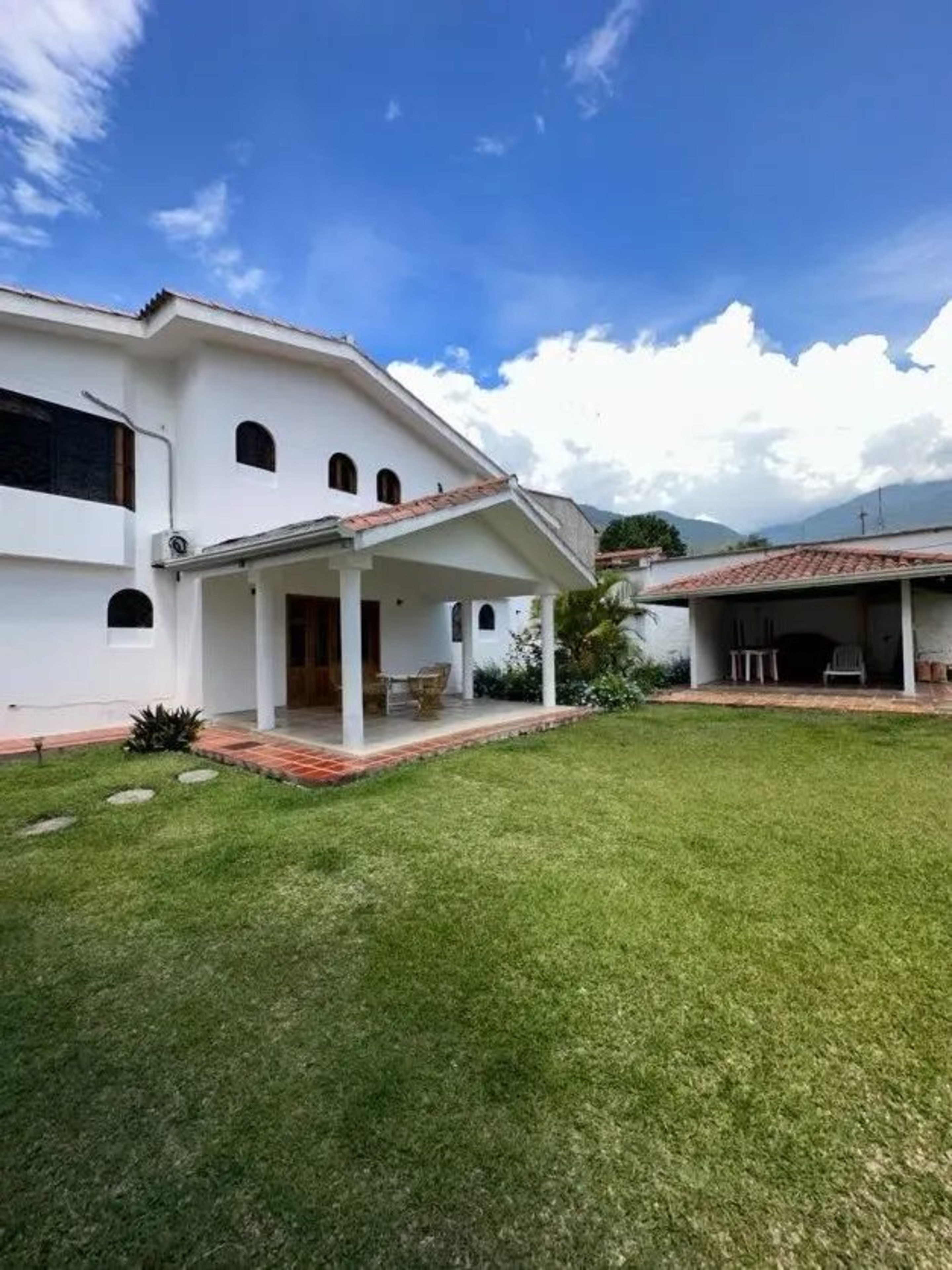 Oportunidad Única, 3 casas independientes en una misma propiedad en La Pedregosa Baja, Mérida. Venezuela · $ 1.350.000 · Thays León | Asesora Inmobiliaria 13