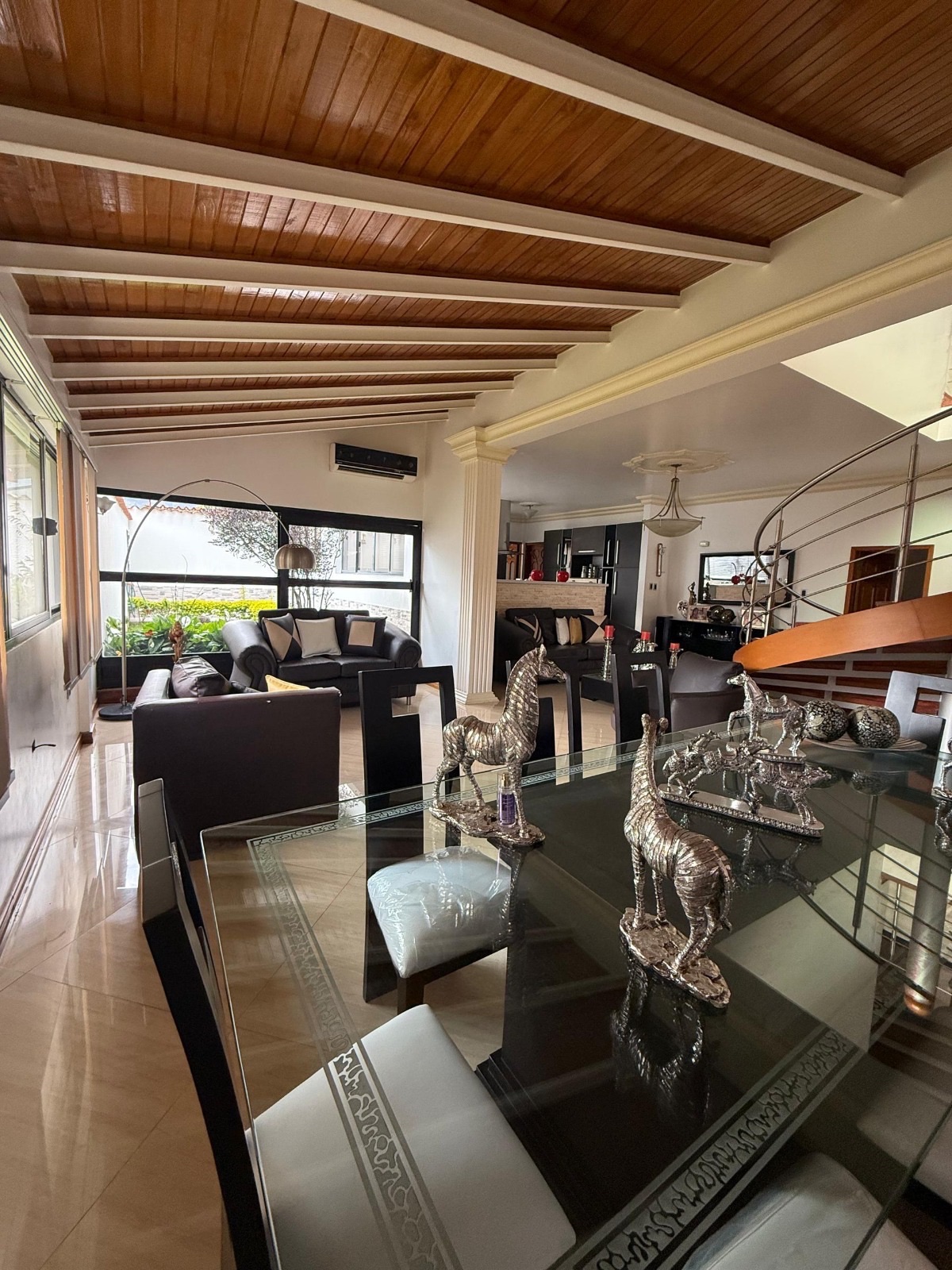Quinta en Venta Urbanización Zumba .Mérida Vzla. | Thays León en Mérida, Venezuela - $ 350.000 9