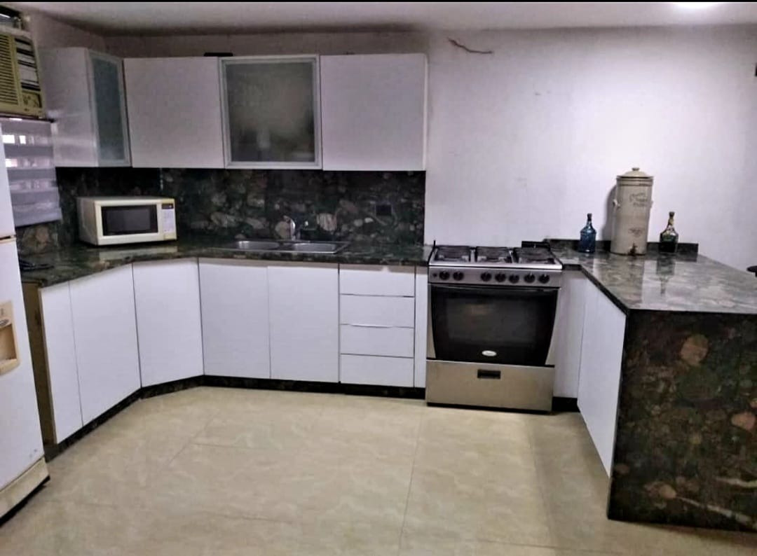 Townhouse de 2 niveles en Nueva Casarapa- Casona Alta. Guarenas, Venezuela. · $ 53.000 · Thays León | Asesora Inmobiliaria 5
