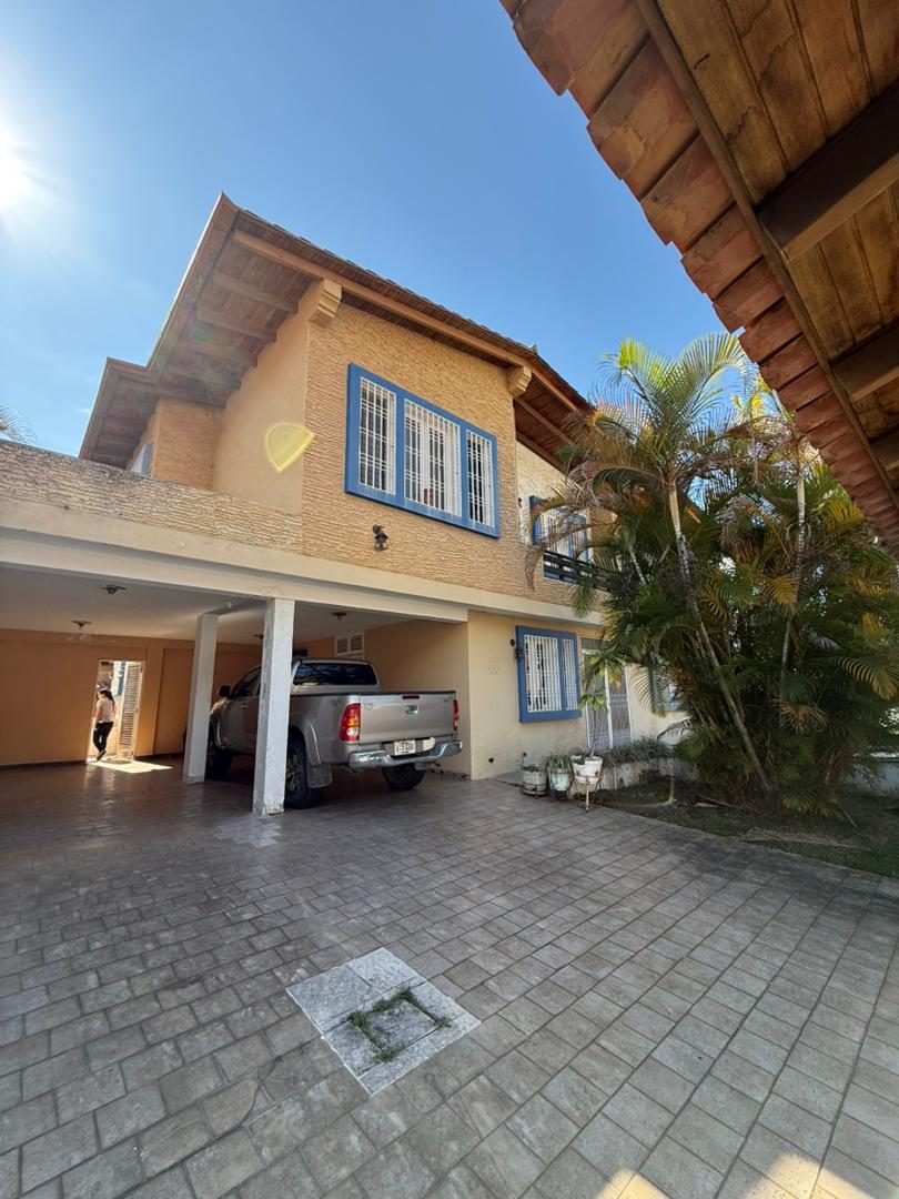 Quinta en Urb. Las Tapias, (6) habitaciones..   Mérida   M6-20 · $ 180.000 · Thays León  | Asesora Inmobiliaria 2