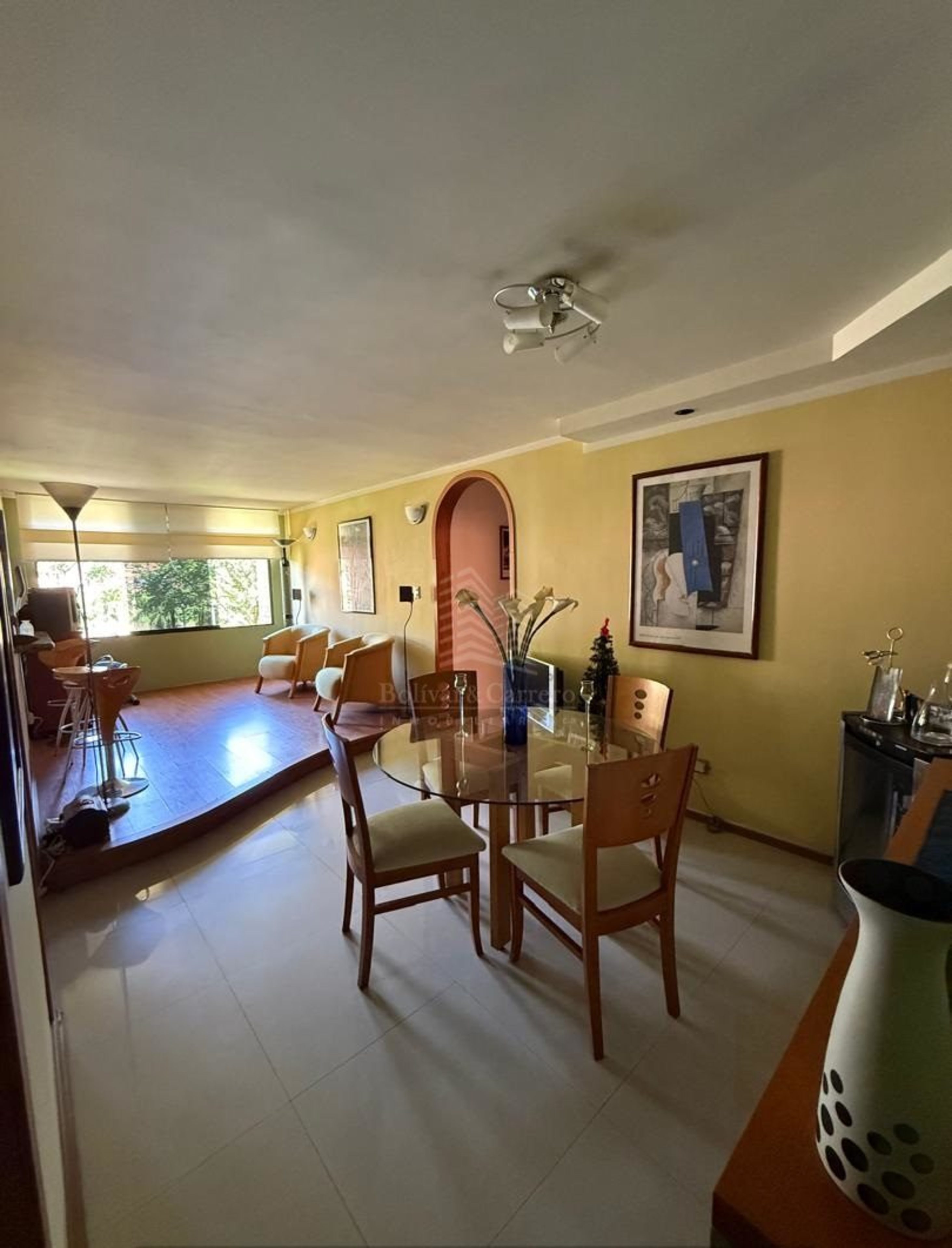 Apartamento en Resd. El Rodeo, Av. Las Américas, Mérida .Venezuela. M6-40 · $ 85.000 · Thays León | Asesora Inmobiliaria 1