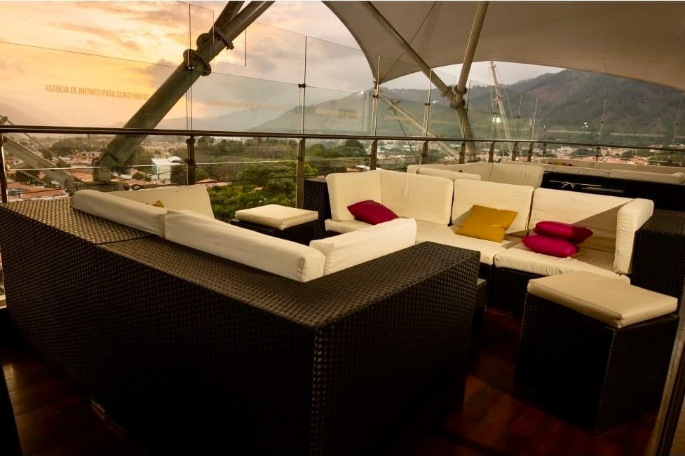 Vendo Exclusivo Restobar en Mérida, Venezuela: Elegancia, Lujo y Confort .100% Operativo. · $ 475.000 · Thays León  | Asesora Inmobiliaria 15