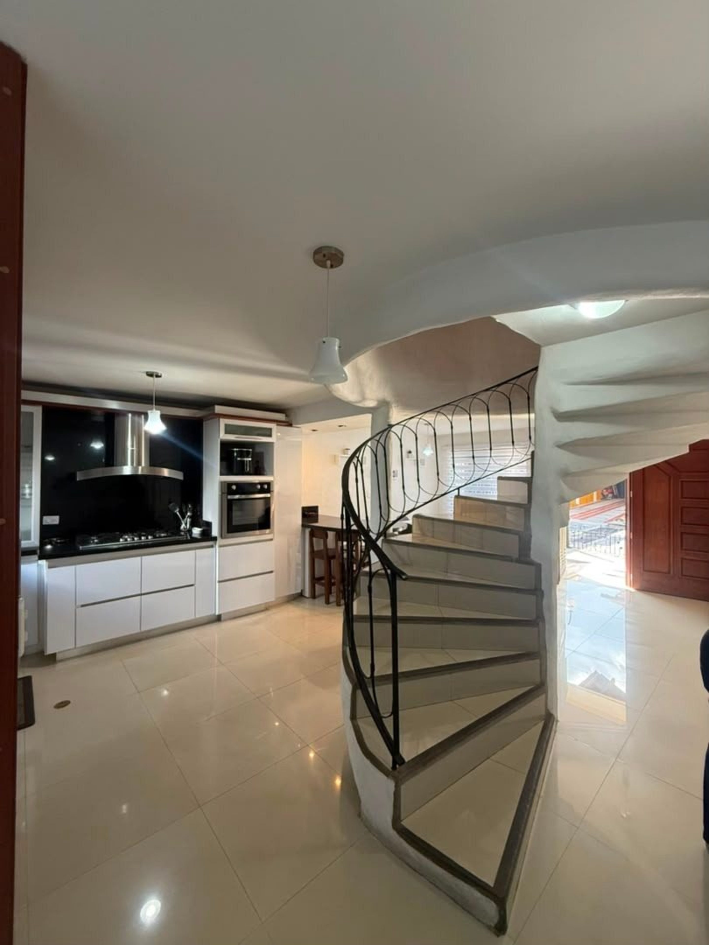 Exclusivo Townhouse con vista a la Sierra Nevada. La Pedregosa Media. Mérida Venezuela (M-111) · $ 115.000 · Thays León | Asesora Inmobiliaria 4